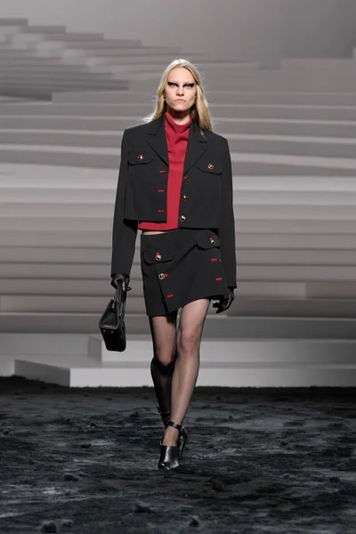 Look 12